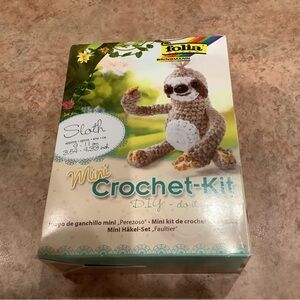 Sloth Mini Crochet Kit - Brown and White